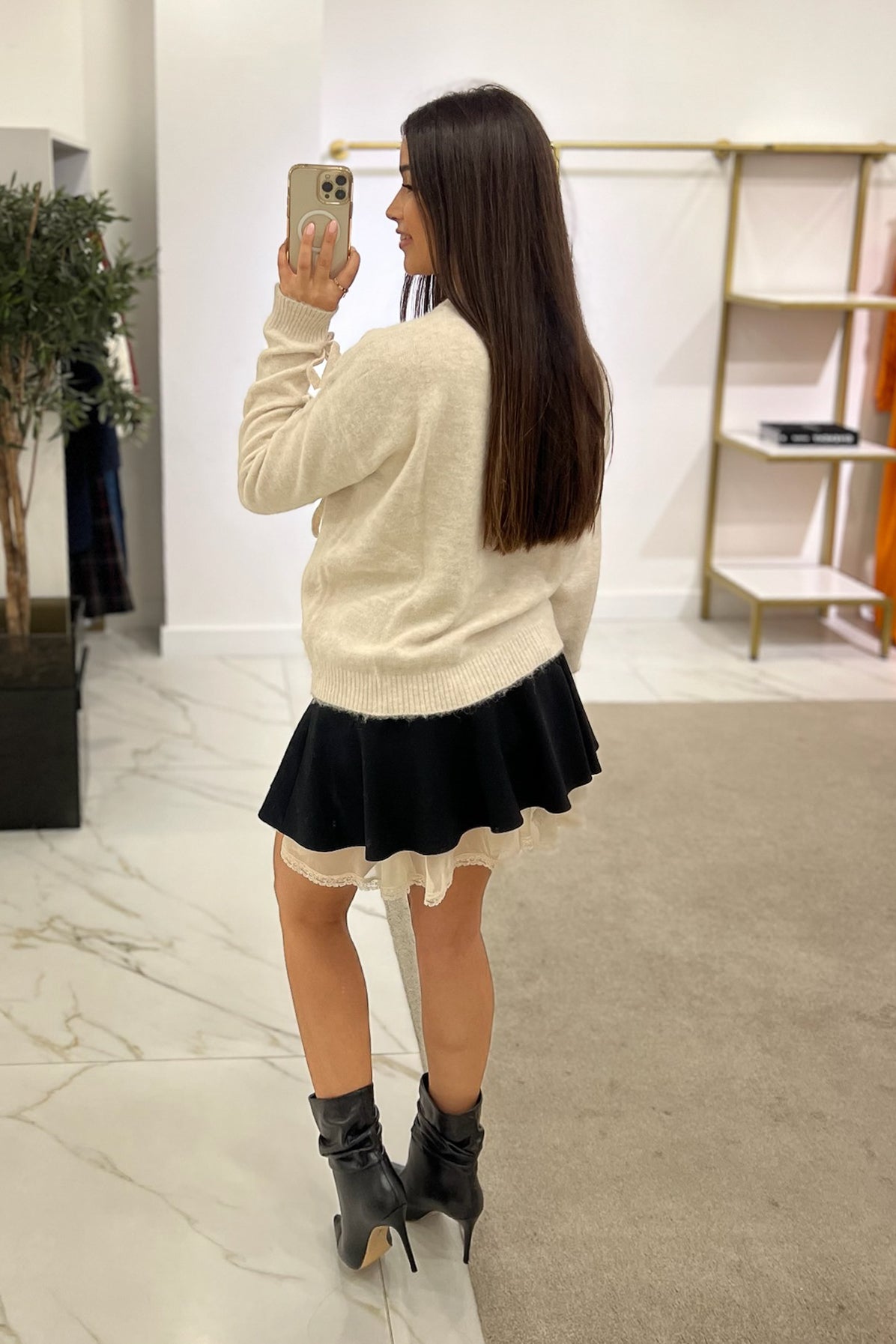 Saia Aniye By