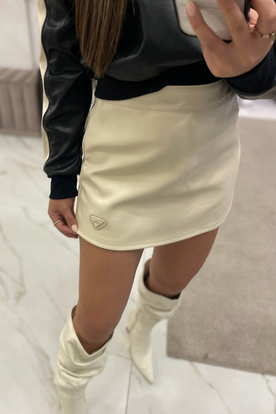 Saia-Calção Lança Perfume